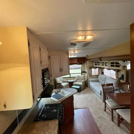 Outback Fifth Wheel At Seaside Cottages